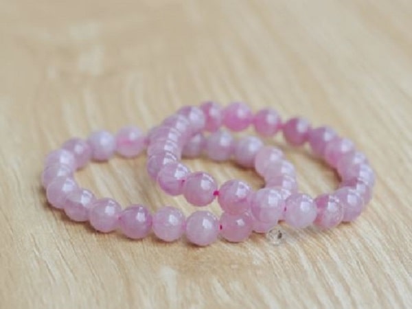 Vật phẩm phong thủy từ đá thạch anh hồng