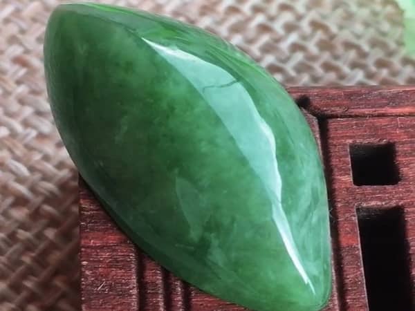 Tìm hiểu về Ngọc Phí Thủy 