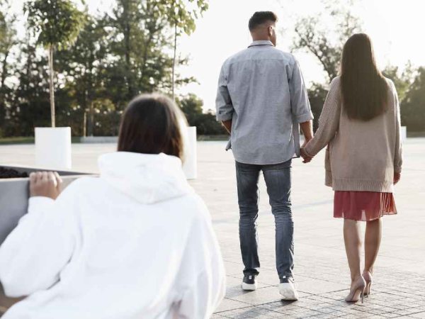 Mơ thấy chồng ngoại tình có ý nghĩa gì, số nào trúng thưởng?