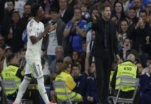 Tin BĐ: Vinicius khiêu khích, Simeone đáp trả bằng bản lĩnh